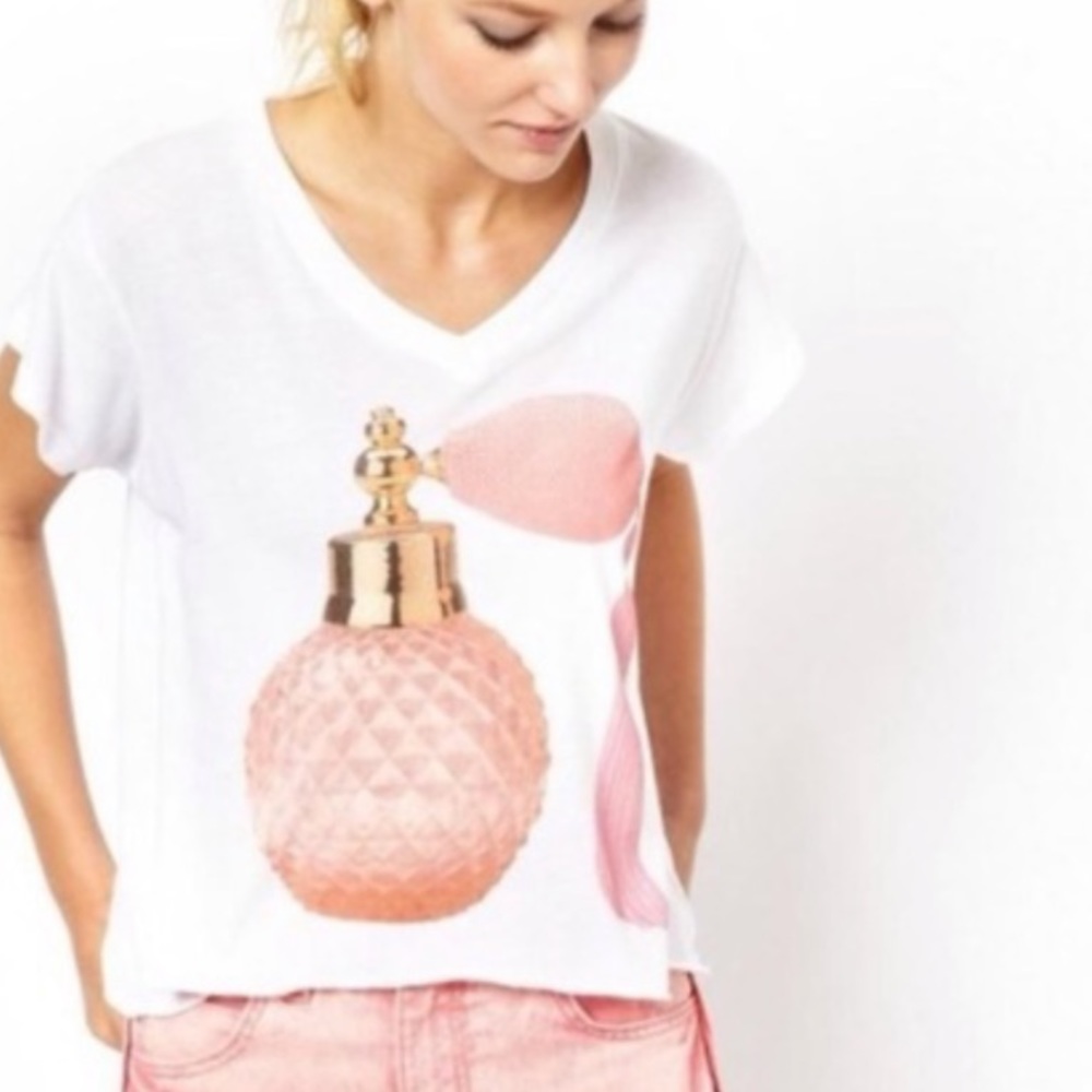 Wildfox granny’s perfume bottle printed shirt white v neckline shirtsleeve small